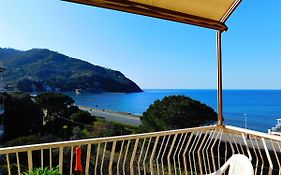 Spazioso Appartamento Vista Mare, Levanto